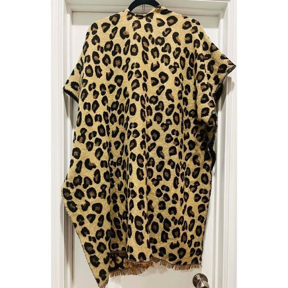 NWOT: Do everything with Love cover up - Picture 7 of 8